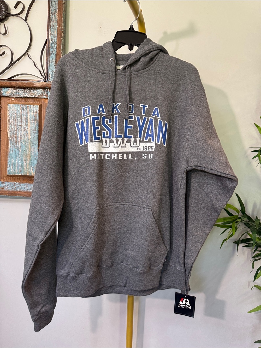 Dakota Wesleyan Mitchell SD Grey Pullover Hoodie NWT S